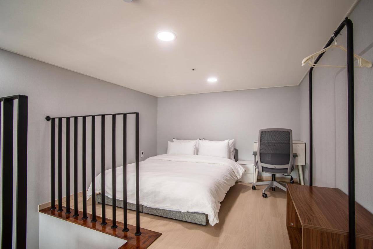 Jeju Central Park Residence Екстер'єр фото