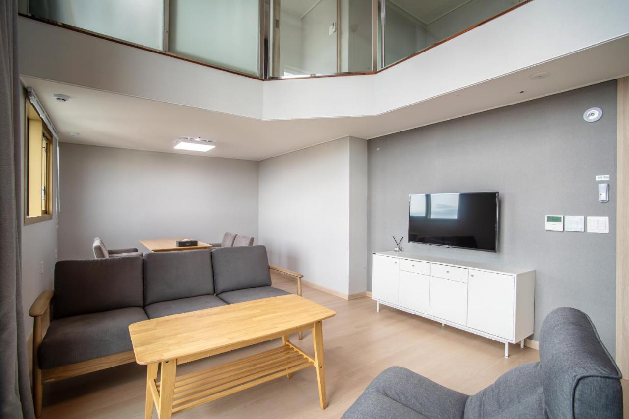 Jeju Central Park Residence Екстер'єр фото